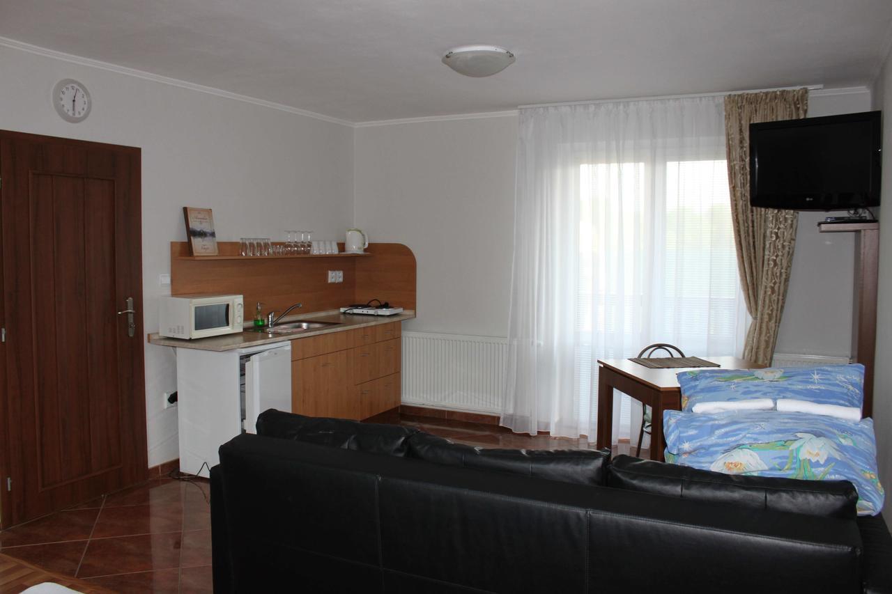 Appartement Privat Arcadia à Podhájska Extérieur photo